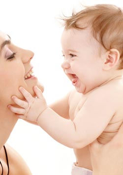 Cuddle-with-mother-(Kopiraj)