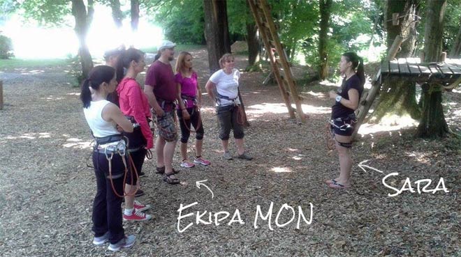 sara-instruktorica-v-parku-napis