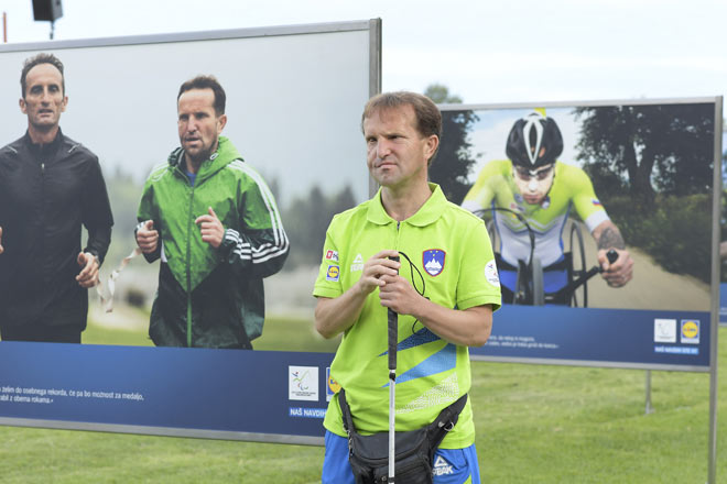 sandi-novak-in-razstava