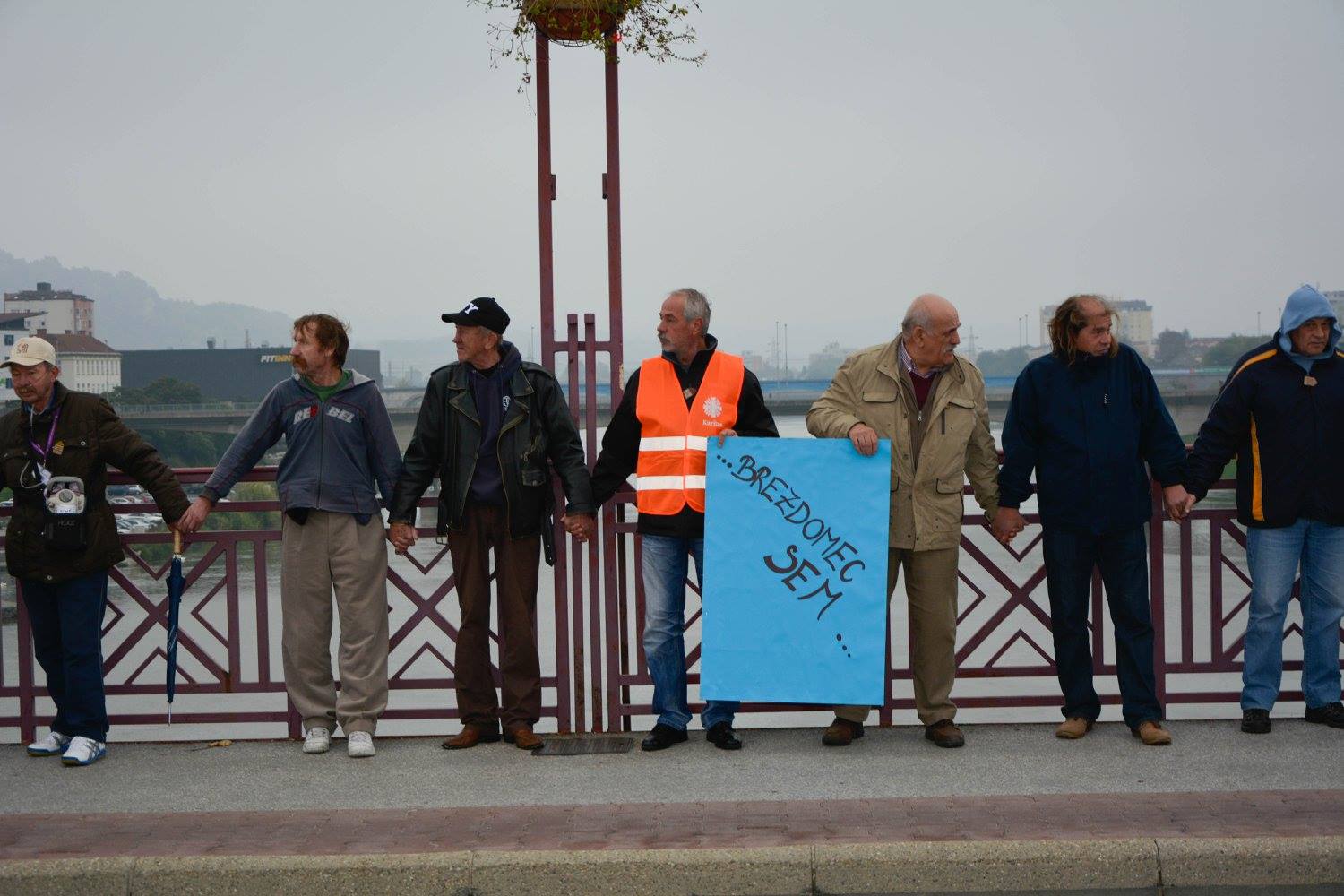 brezdomci-poskusajo-opozoriti-nase