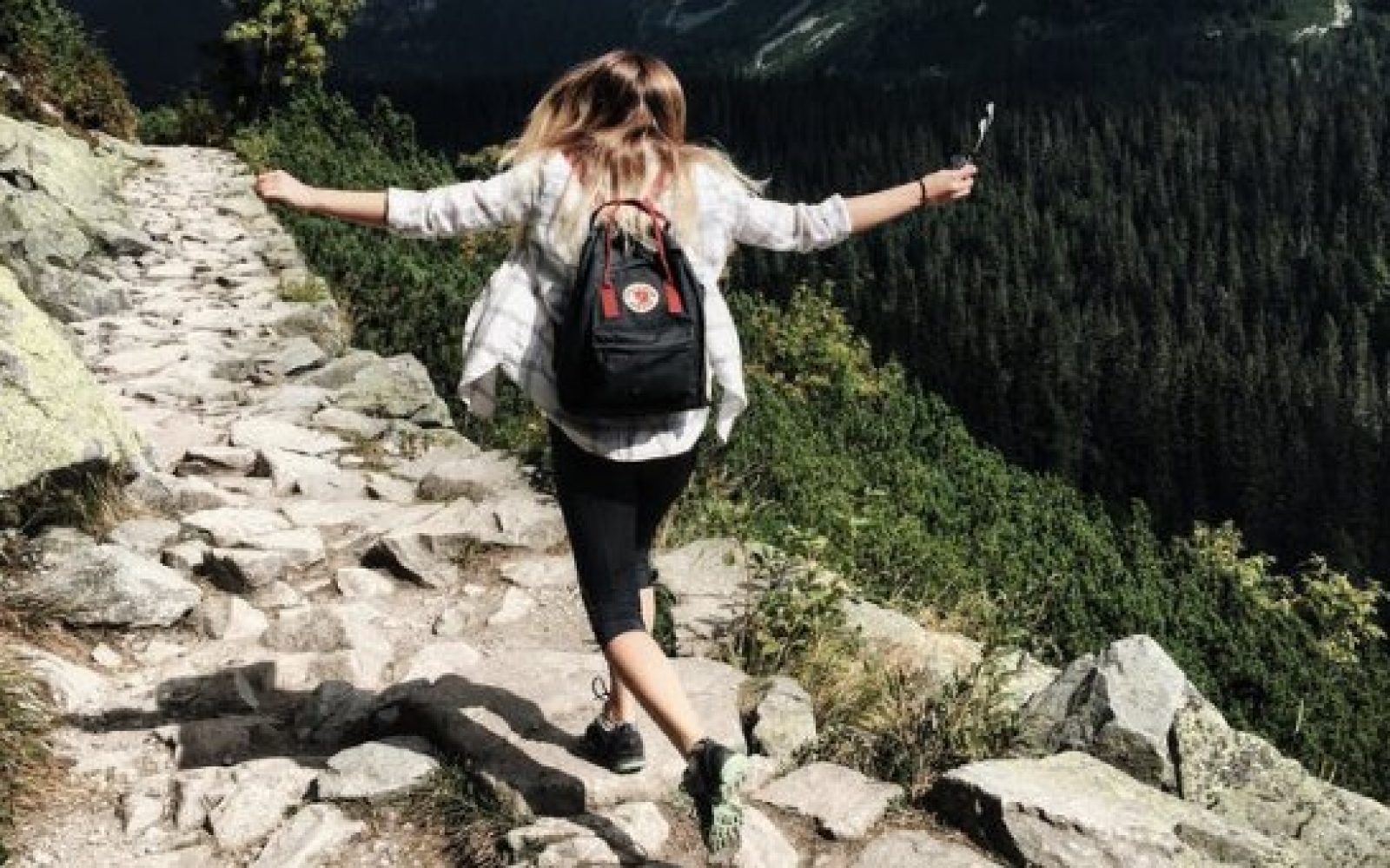 cover zenska hribi veselje