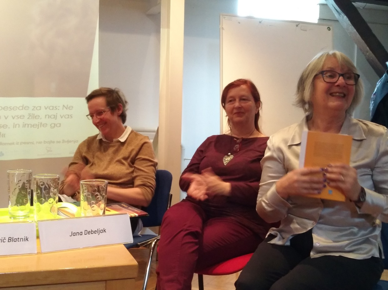 od desne: Jana Debeljak, mag. Radmila Pavlovič Blatnik, univ. dipl. psih., Anja Klančar, mag. zakonskih in družinskih študij