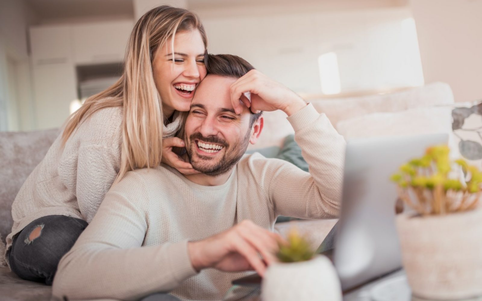 moski in zenska partnerski odnos - zaupanje in veselje