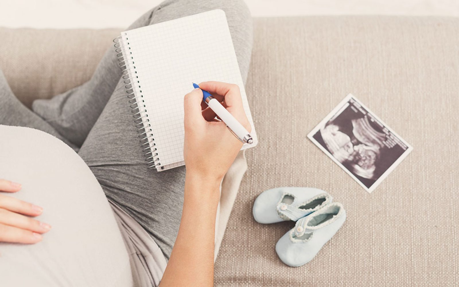 Posvet z babico, ki bo odgovorila na vaše skrbi ob in po porodu