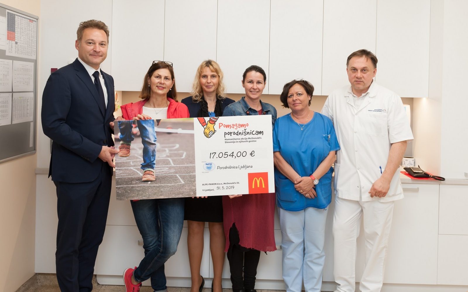 prevzem donacija MCD v Poroddnišnici LJ