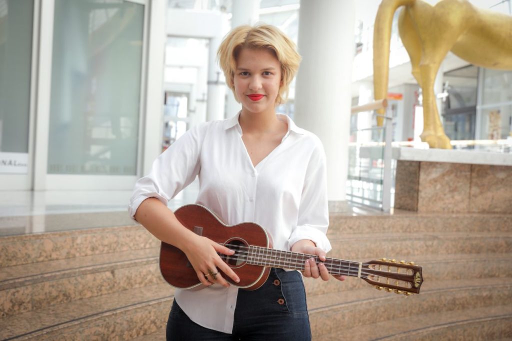 Manca Fekonja, glasbenica in pevka 