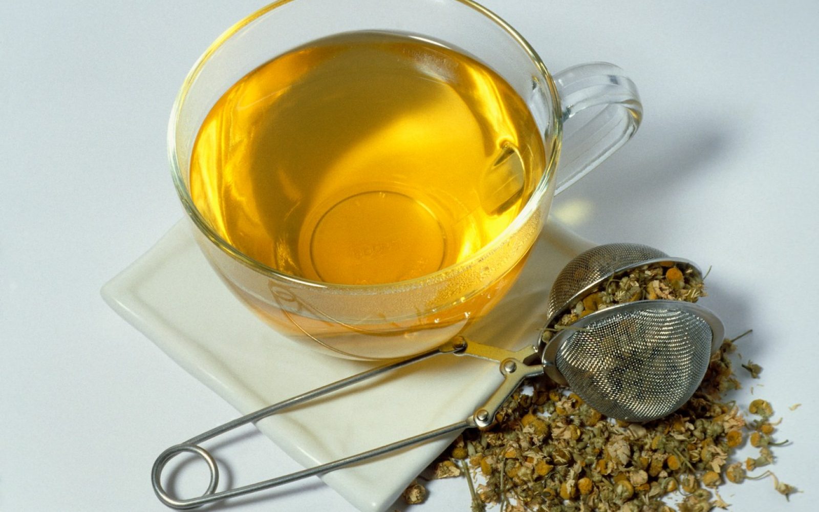 Kamilični čaj za boljše spanje.