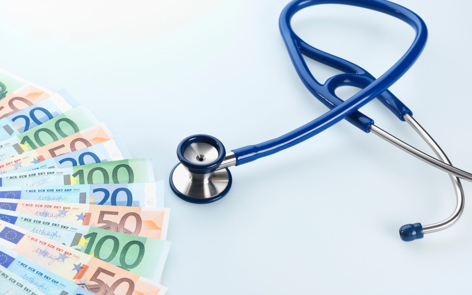 Denar in stetoskop