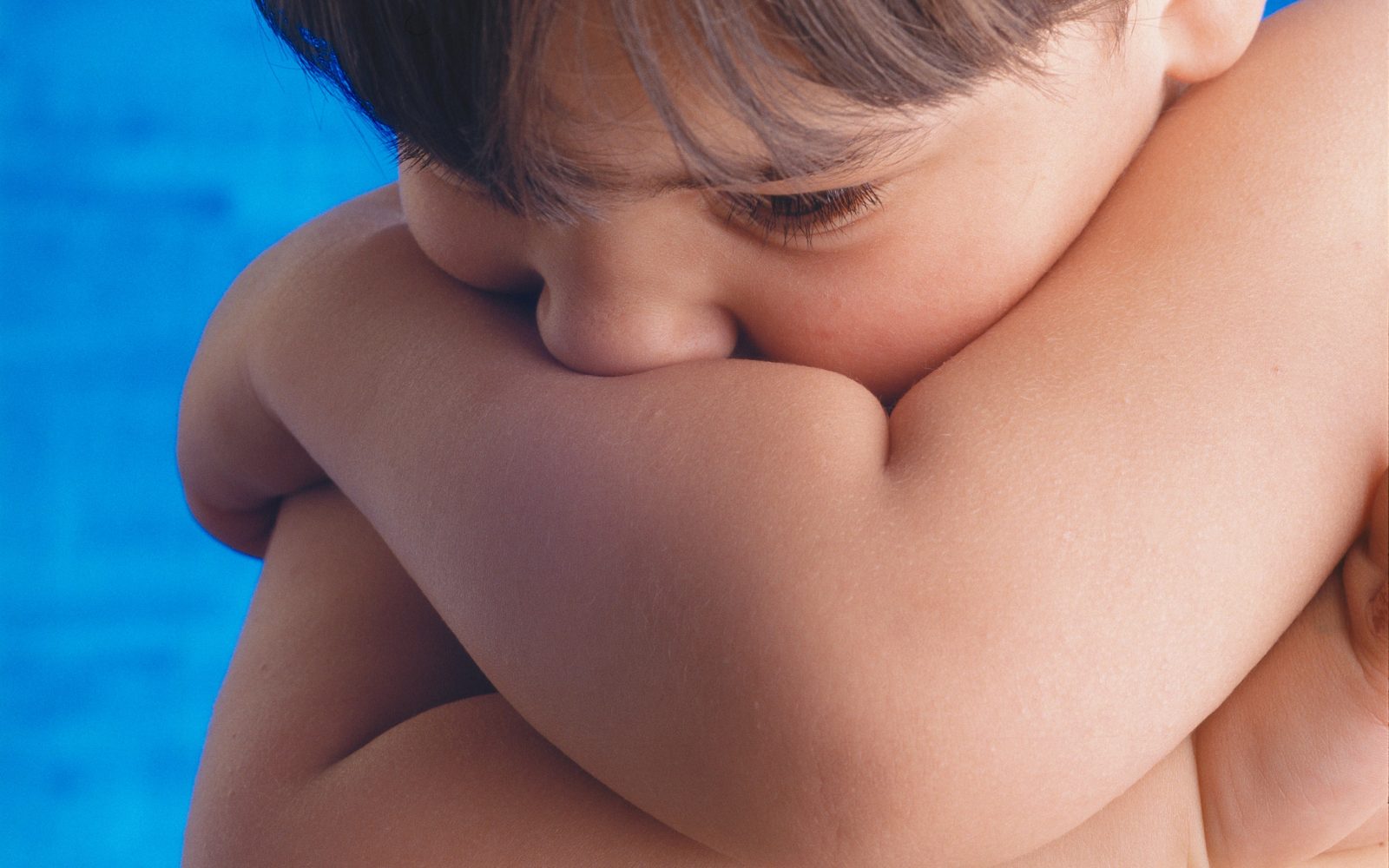 deček, žalost, čustva