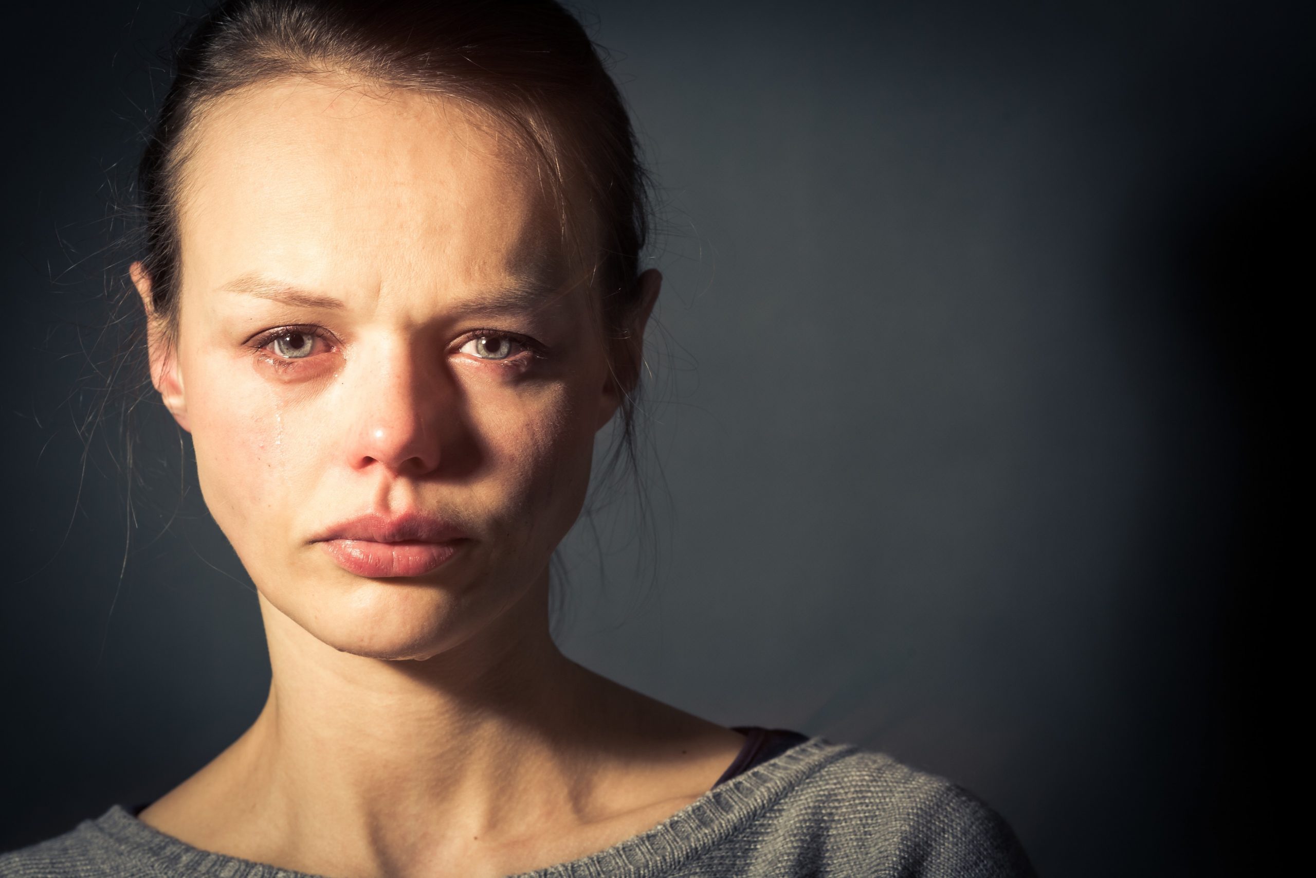 deklica, žalost, mlada dama