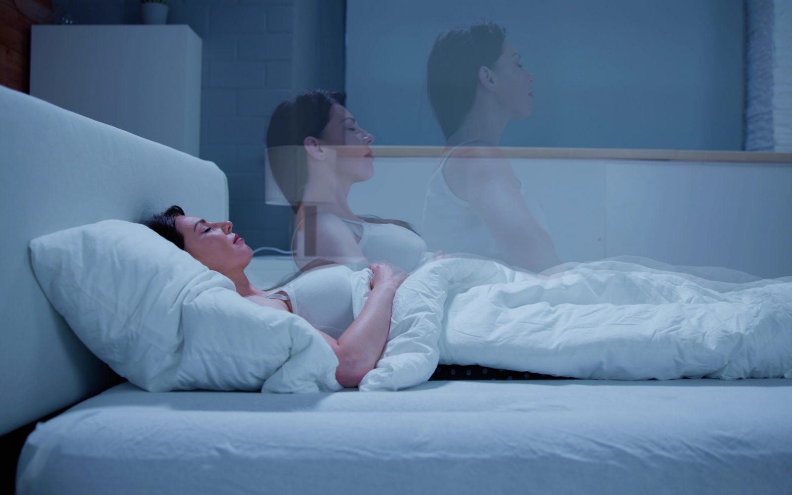 Ženska med doživljanjem spalne paralize