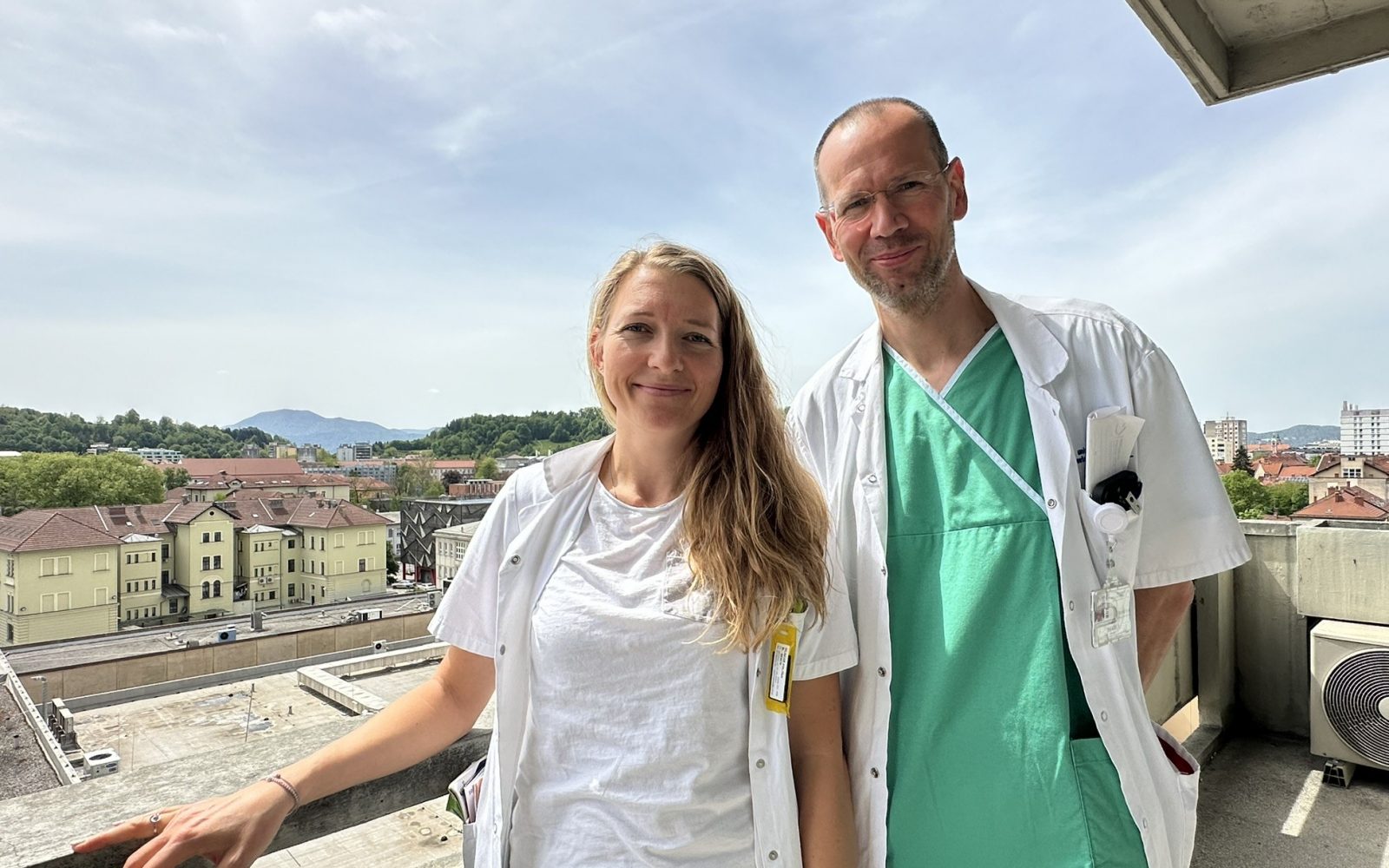 Asist dr. Polona Mlakar, dr. med., in prof. dr. Juš Kšela, dr. med.