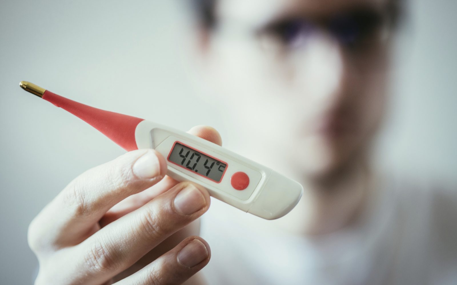 “37,4 °C ni vročina!”