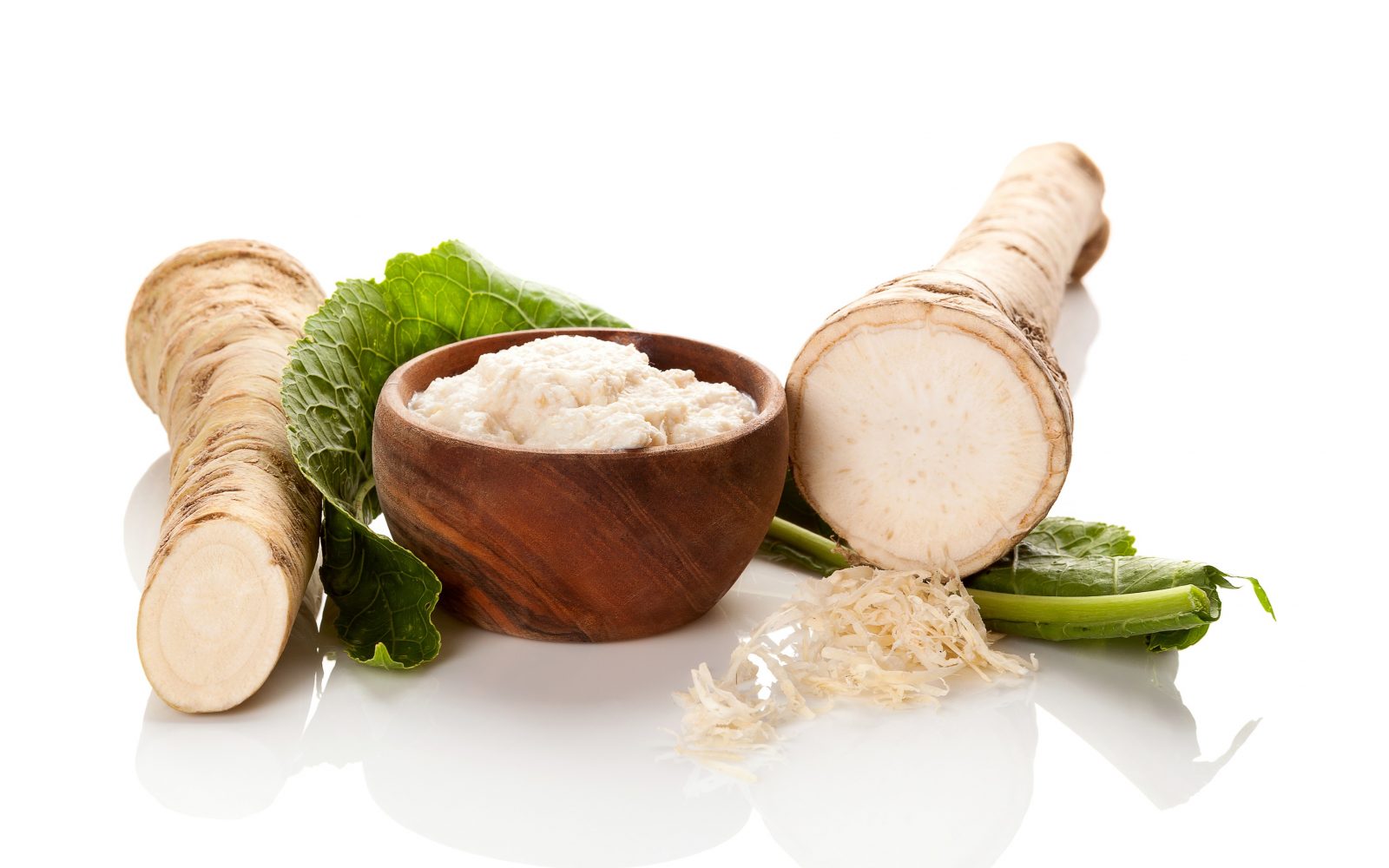 Svež hren, hrenova omaka in nariban hren