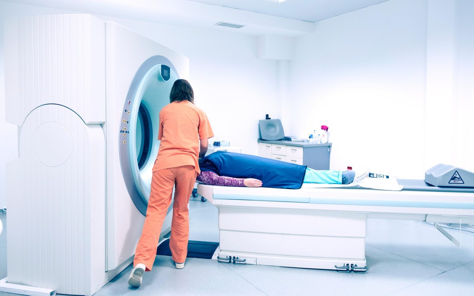 Magnetna resonanca (MRI)