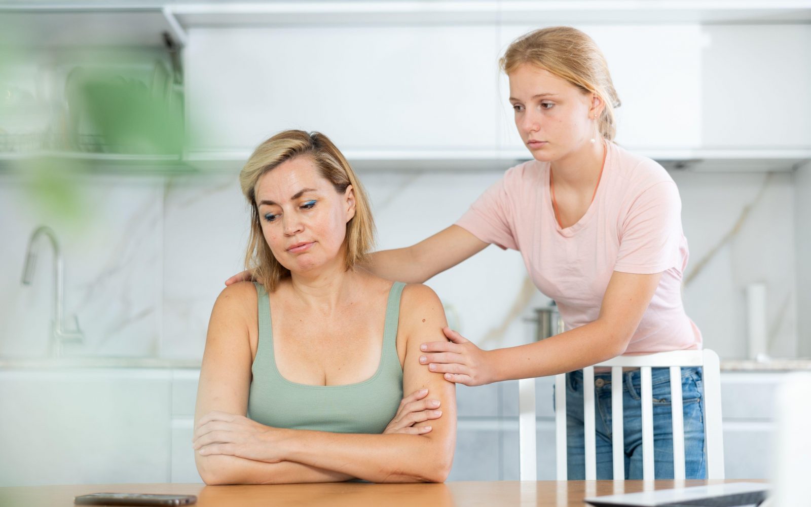 hči se opravičuje narcisoidni materi