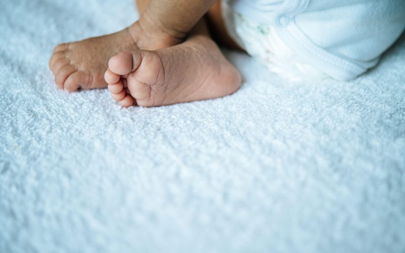 Prelomno: Rodila s pomočjo presajene maternice umrle darovalke