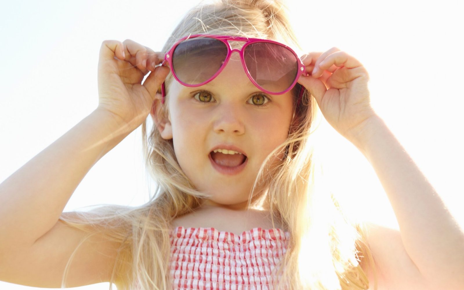 Pri nakupu otroških sončnih očal, izbeite tiste s certifikatom.