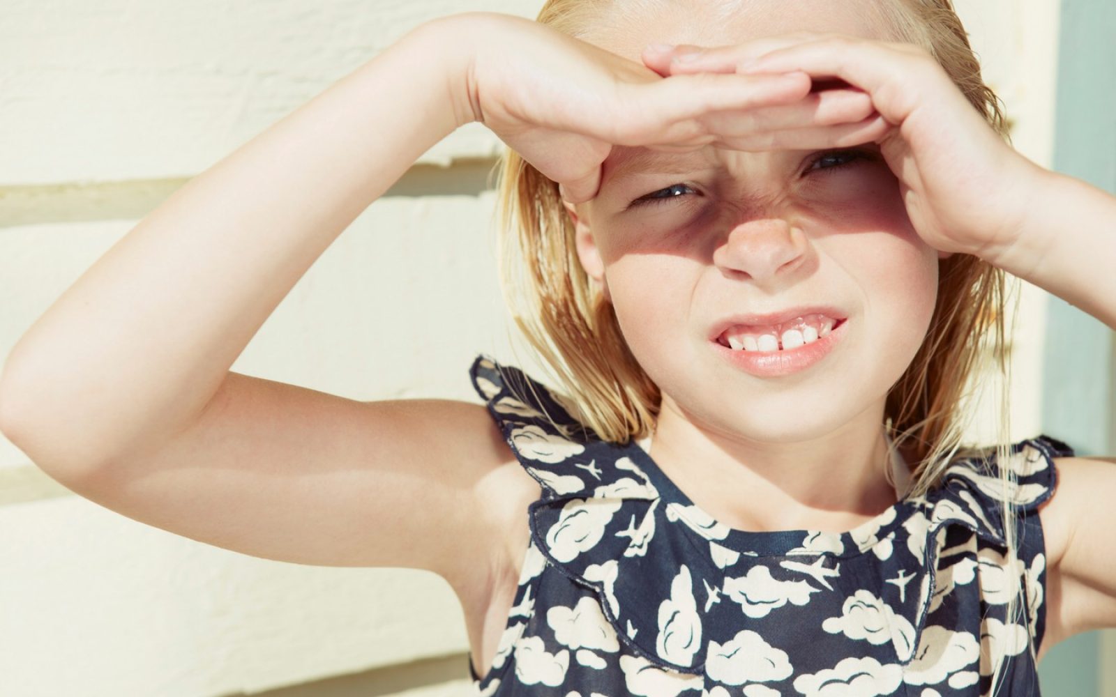 Sončna očala so pri mlajših otrocih lahko negativno vplivajo na razvoj vida.