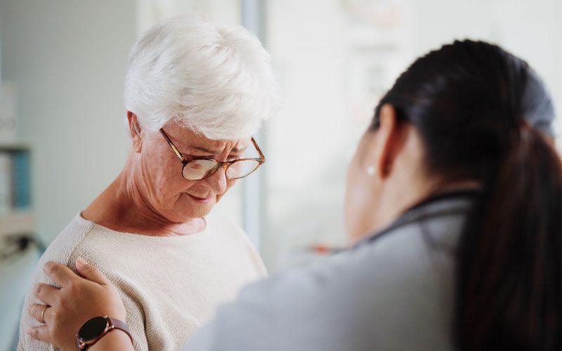 Žalostna bolnica in zdravnica