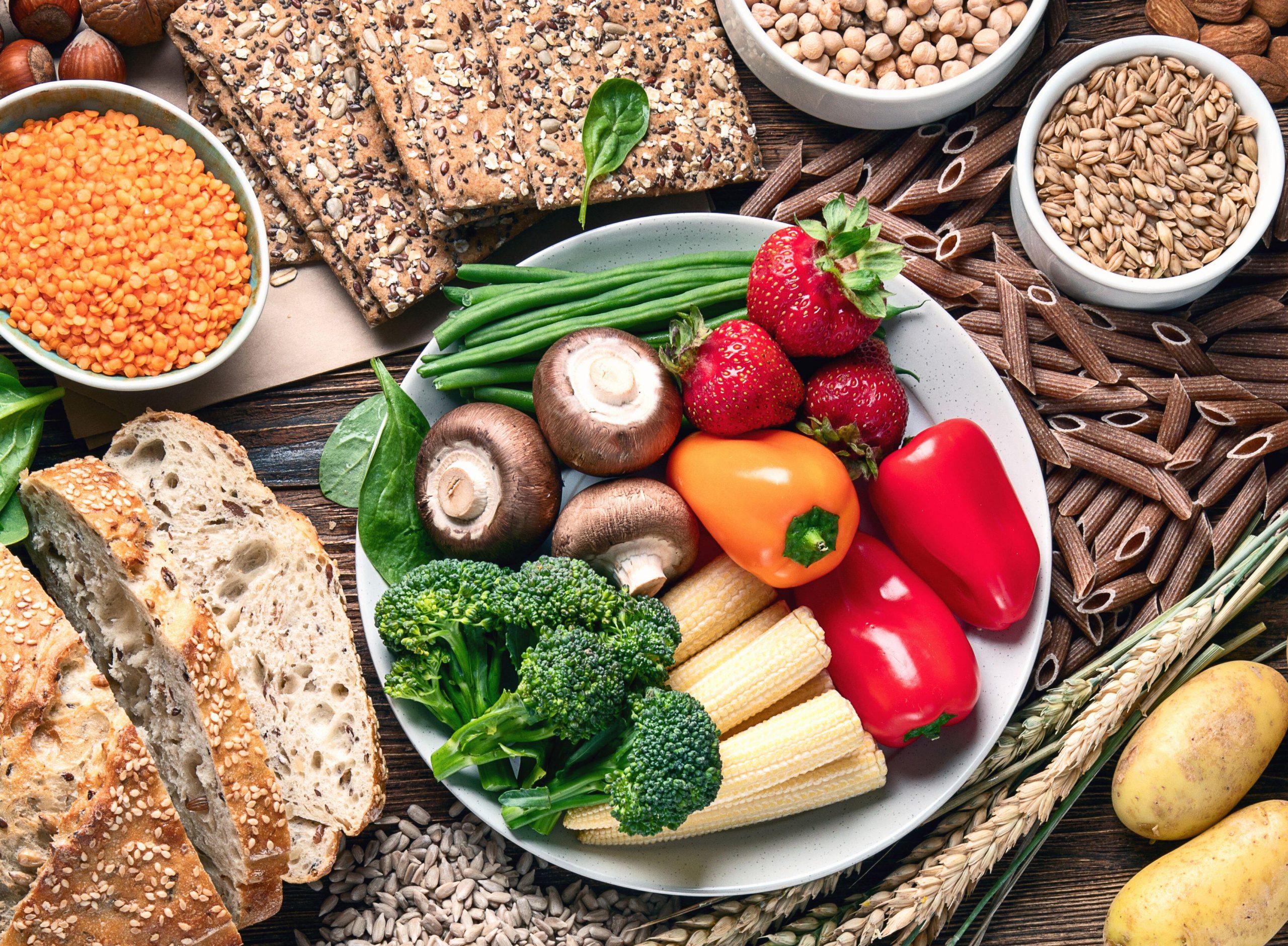 Hrana bogata s prehranskimi vlakninami: zelenjava, polnozrnata žita