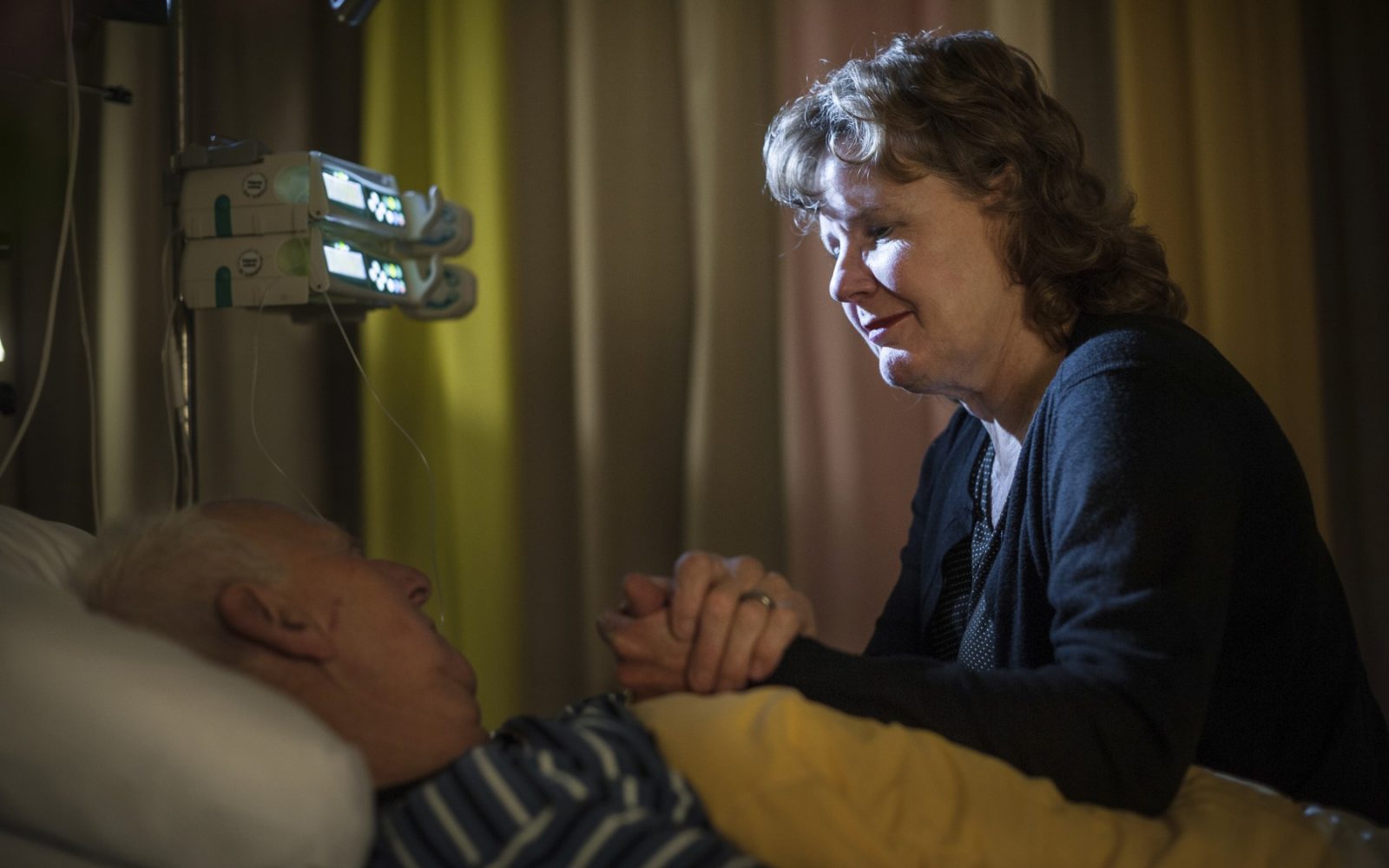 Paliativna in hospic oskrba - pomoč ženske umirajočemu starejšemu moškemu