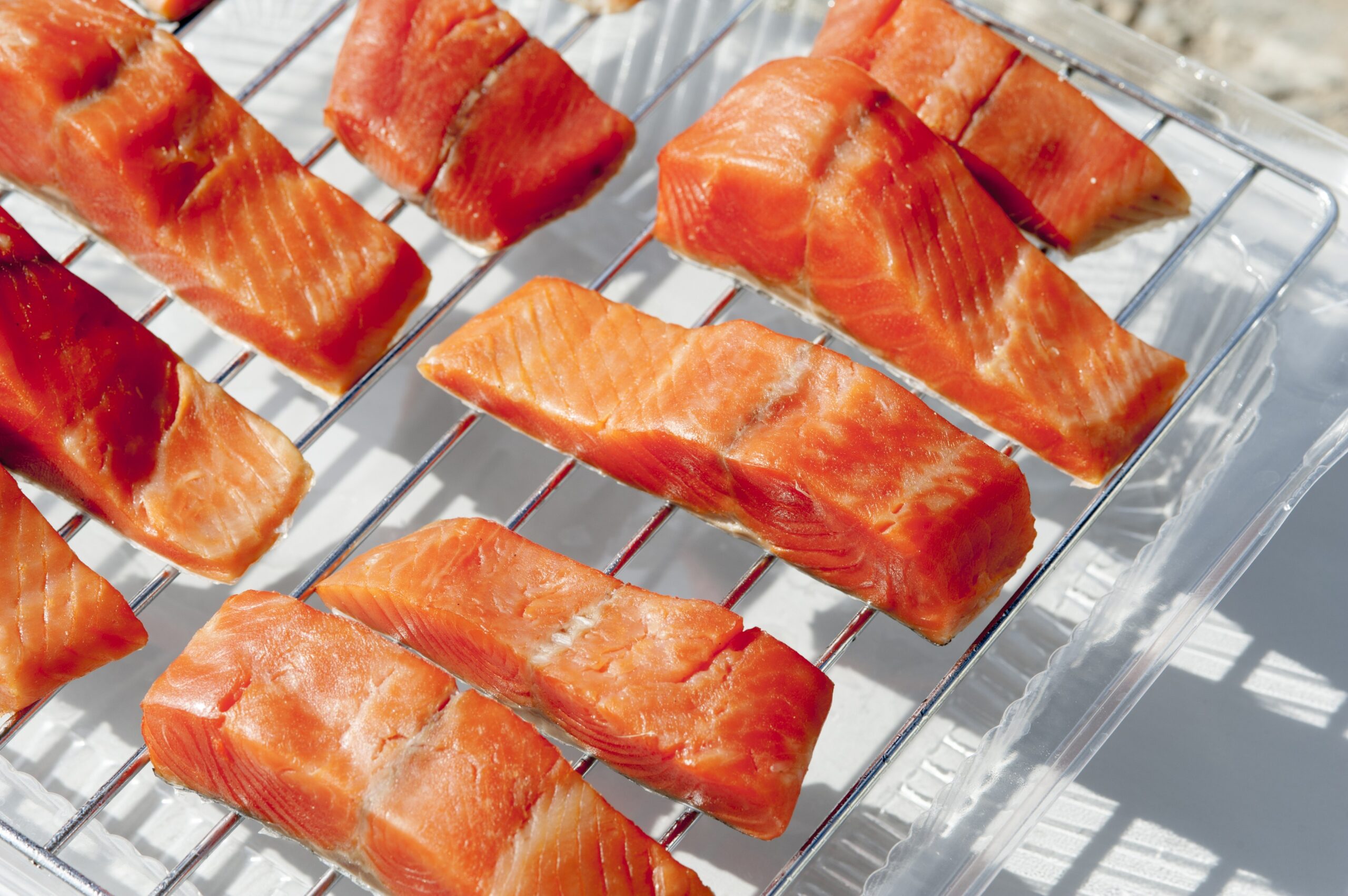 Surov losos pripravljen za žar - odličen za ohranjanje zdravja oči