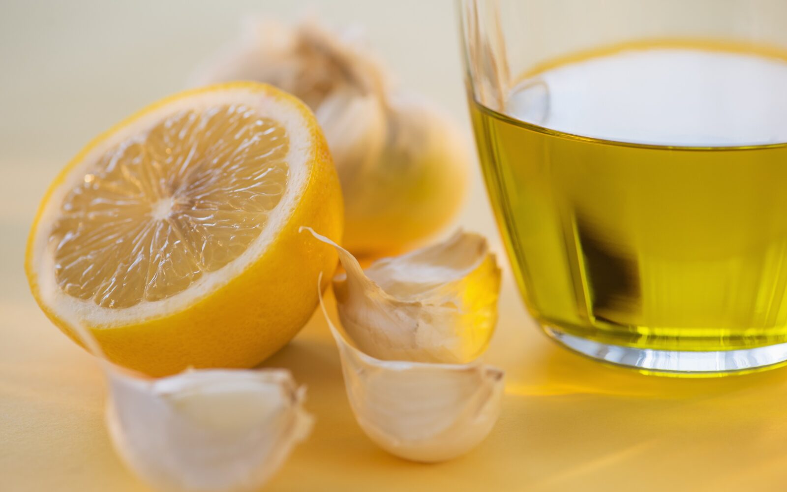 Česen, limona in med - koristna hranila za odpornost in imunski sistem