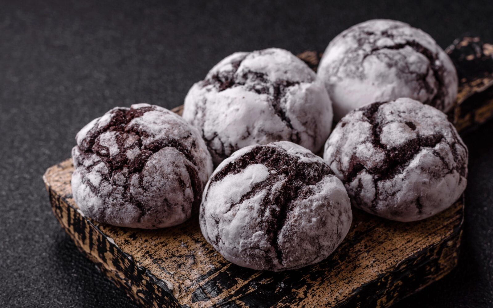 Čokoladni razpokančki s pepermintom - praznična zimska sladica