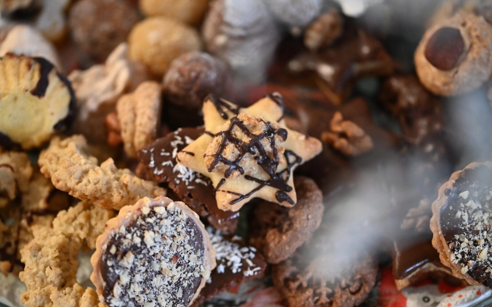 Tradicionalne zimske sladice, ki bodo navdušile vse goste.