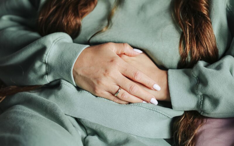 Bolečine, nelagodje, težave z menstruacijo: Ne, to ni normalno!