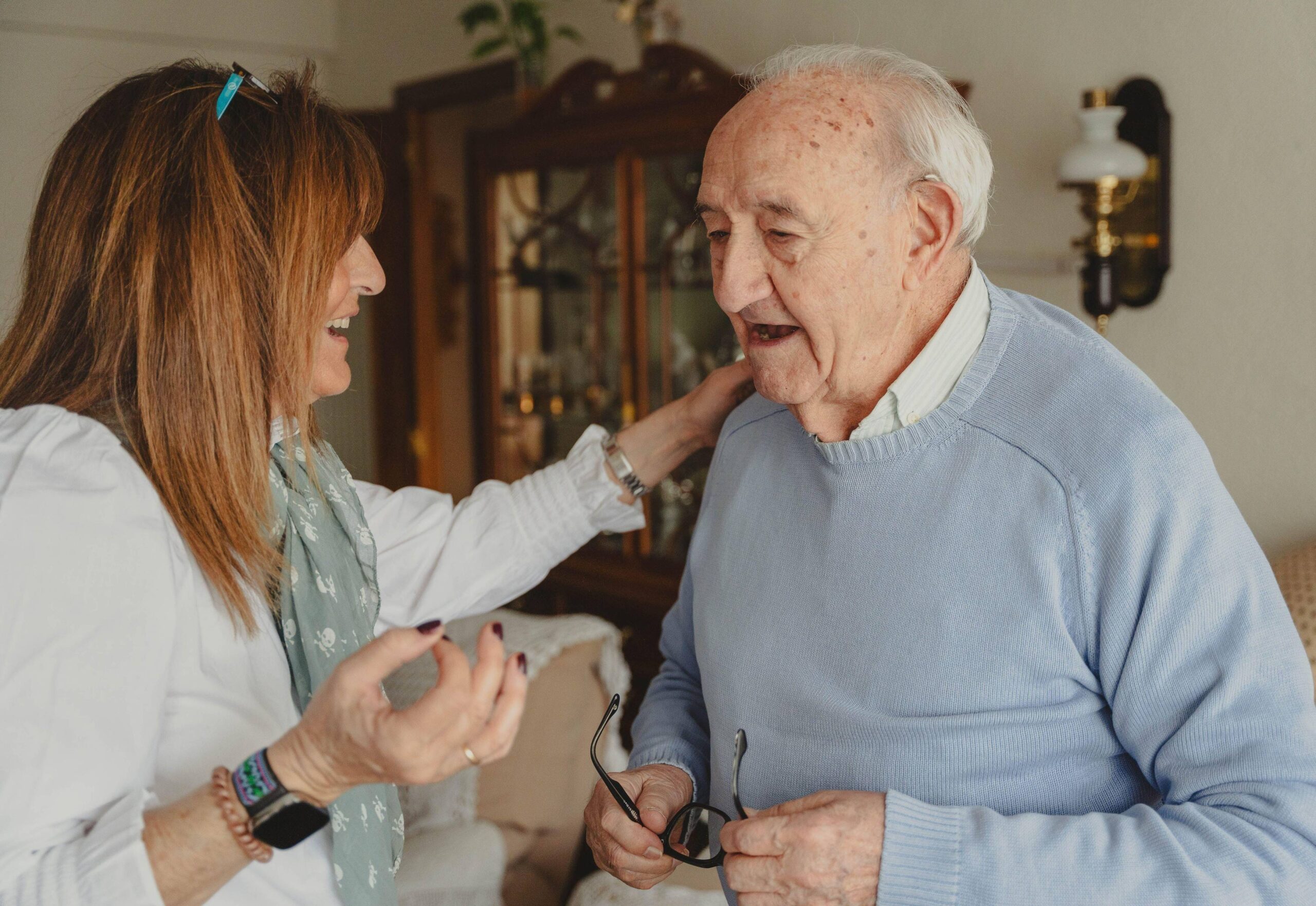 Hči z ostarelim očetom