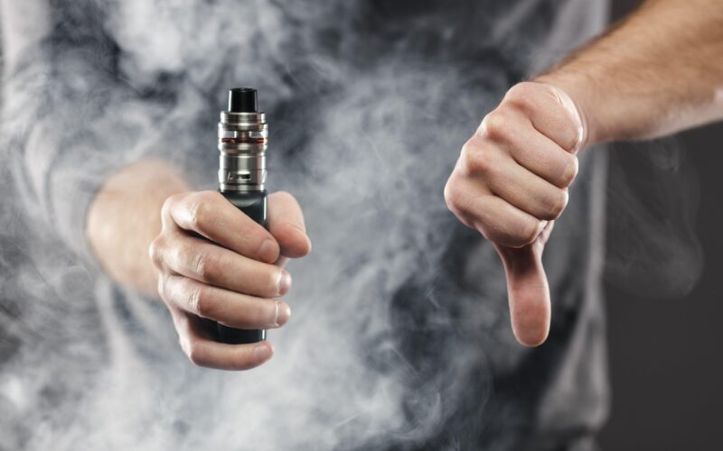 E-cigarete povezali z dvema vrstama rakavih bolezni