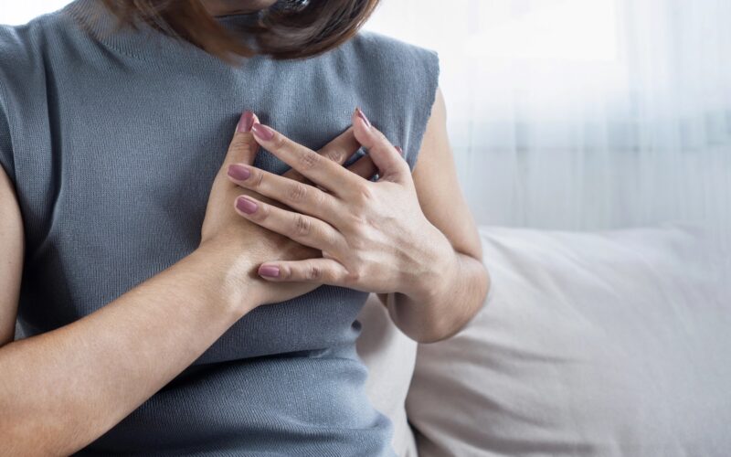 Srčno popuščanje: tihi znaki, ki jih večina spregleda (in se pojavijo leta prej)