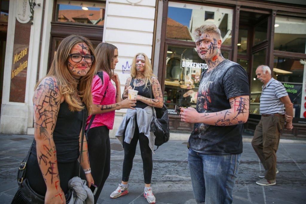 Porisani dijaki 1. letnikov srednih šol v Ljubljani, tako imenovano fazaniranje, fazani