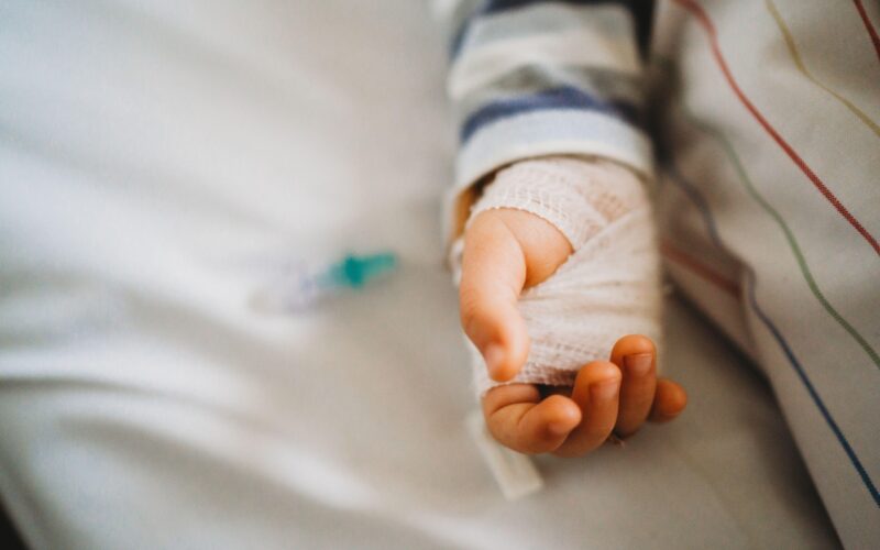 Od zdravega dojenčka do hospitalizacije: večina je bila pred tem povsem zdravih