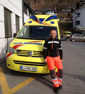 87F44646-6C20-11E1-923D-B74F66B94067