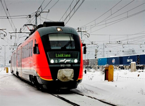 4196A576-4E30-11E1-8FEC-E45F66B94067