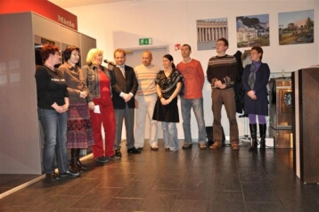 71FB59F4-4F21-11E1-A5B1-E45F66B94067